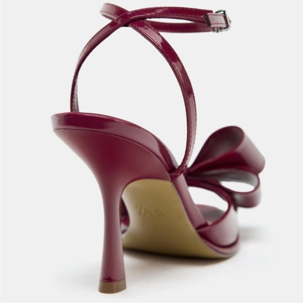 New ZARA Patent Effect Bow Sandals - Picture 6 of 7